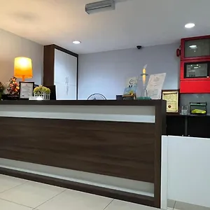 2* Hotel M Straits